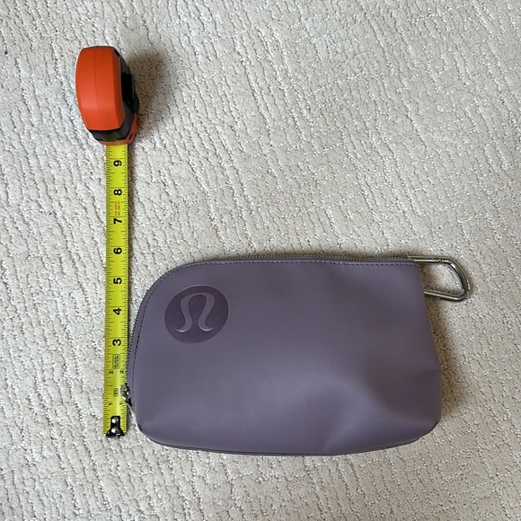 Lululemon zip pouch. new. - Picture 8 of 9